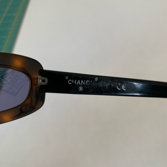 Chanel Vintage Narrow Tortoise Sunglasses - Picture 4 of 12